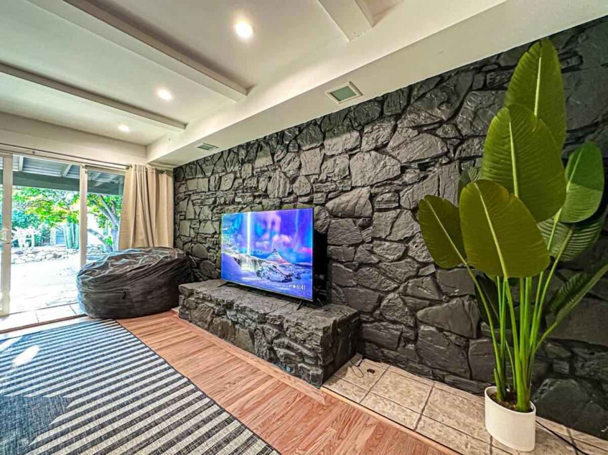 Сasa de vacaciones Relaxing 6 Bedroom Oasis With Pool - Lou1 *